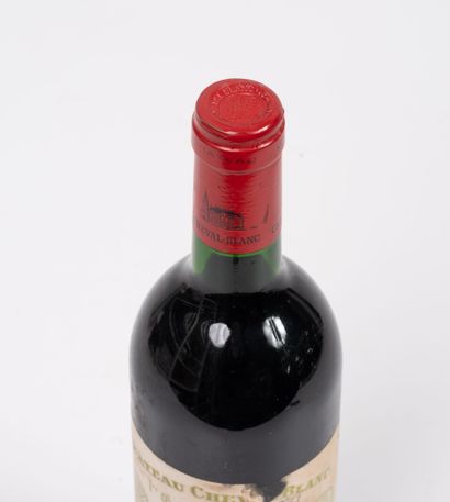 CHÂTEAU CHEVAL BLANC
Une bouteille, 1986.
GCC1...