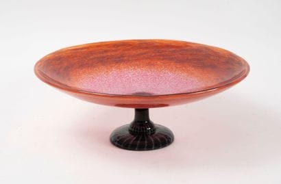 SCHNEIDER
Grande coupe sur talon.
En verre...