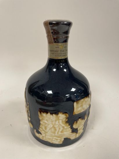 SUNTORY THE WHISKY
1 bouteille.
Flacon en...