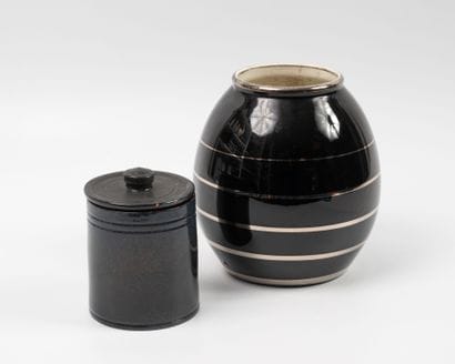 BOCH LA LOUVIERE
Ovoid vase.
Earthenware.
Signed...