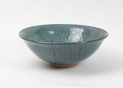 Large bowl on heel.
Enameled stoneware.
Signed...