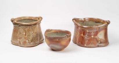 LA BORNE
Stoneware lot including :
Two large...