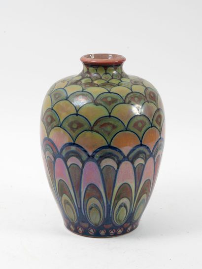 Galileo CHINI (1873-1956)
Vase.
Terracotta,...