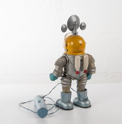 MARX TOYS
Space Astronaut.
With remote control.
H....