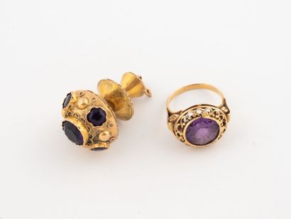 Bague ajourée en or jaune (750) ornée d'un...