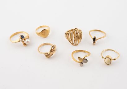 Lot of seven yellow gold (750) rings, including...