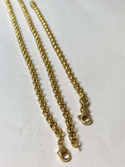 Half set in yellow gold (750) comprising...