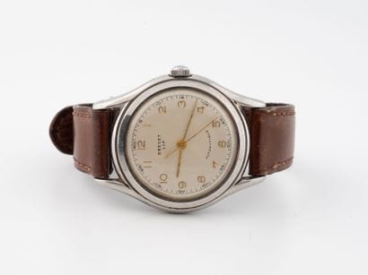 LIP 
Men's wristwatch. Round steel case....