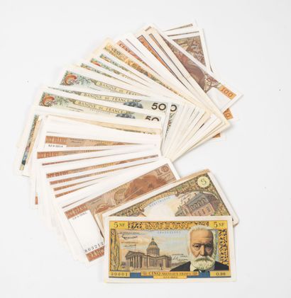FRANCE
Ensemble de billets de banque démonétisés...