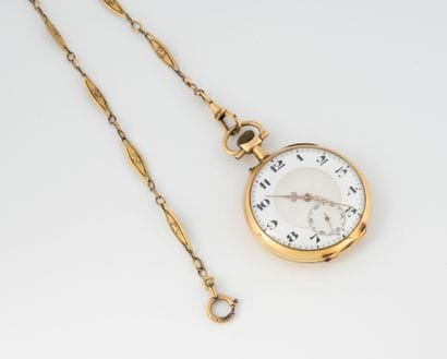 Pocket watch in yellow gold (750). 
Case...