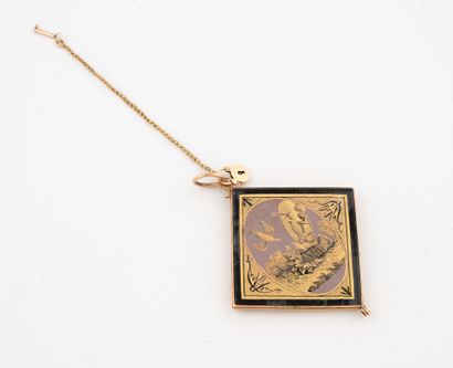 Diamond-shaped souvenir pendant in pink gold...