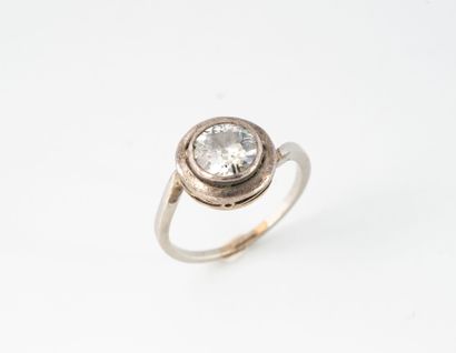 Solitaire ring in platinum (850) and silver...