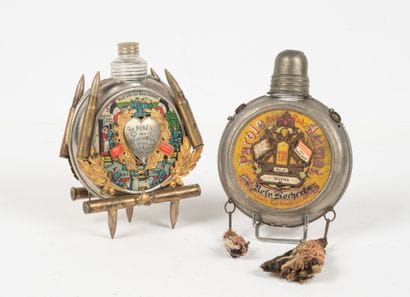 ALLEMAGNE
Two glass reservist flasks decorated...