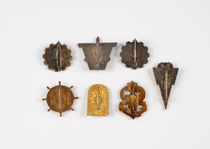 Seven Laotian badges: Génie, Transmissions,...