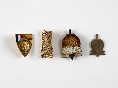 Four badges: Commando N°36 - 2eme RSM, two...