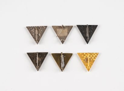 Six 2nd REP badges, including 1 in silver...