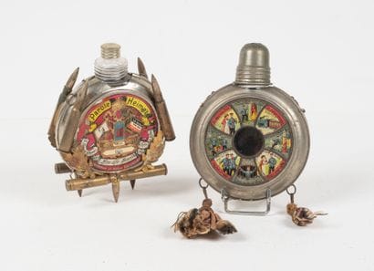 ALLEMAGNE
Two glass reservist flasks decorated...