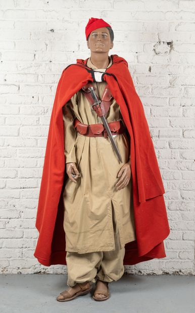 FRANCE
Mannequin de spahi algérien. Burnous...