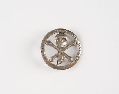 A badge: Commando n°4. N-V-N. (Made loca...
