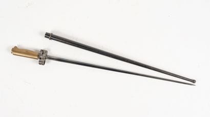 FRANCE
Baïonnette modèle 1886-15. Poignée...