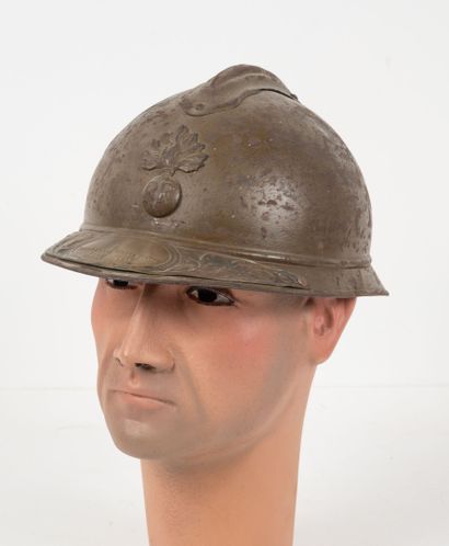 FRANCE
Adrian model 1915 helmet with infantry...