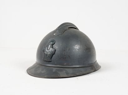 FRANCE
Adrian model 1915 helmet, factory...