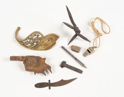 Lot de reliques militaires dont garde de...