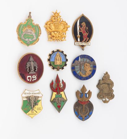 Dix insignes Indochine Thai, Laos, Viet Nam...