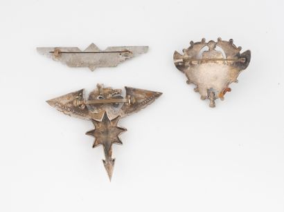 Trois insignes : Brevet du Corps franc de...
