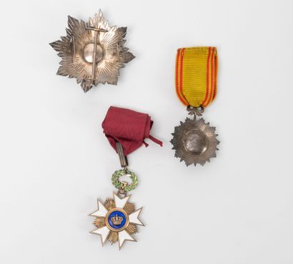 Trois décorations :
- TUNISIE
Ordre du Nichan...