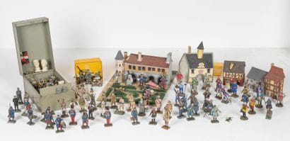 Un fort lot de figurines en plastique peint...