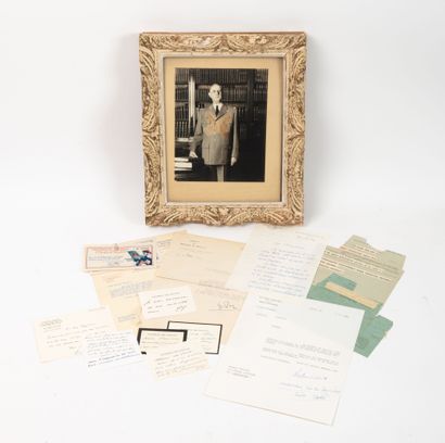 Lot de lettres, télégrammes, cartes de vœux...
