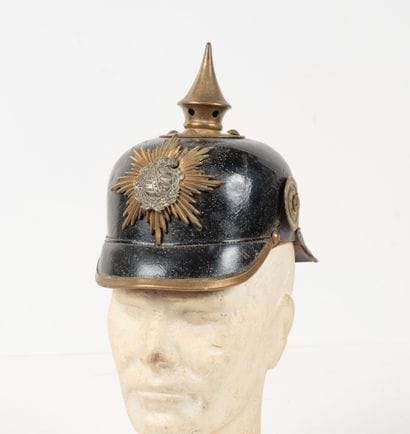 ALLEMAGNE
Saxon tip helmet, impacted. Patent...