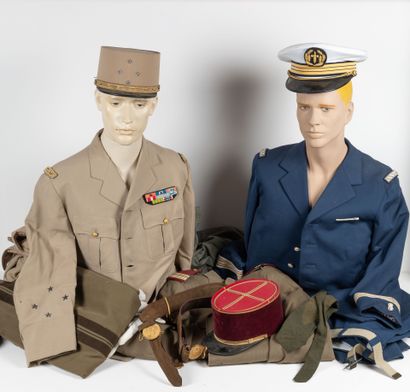 FRANCE
Lot d'uniforme d'officier supérieur...