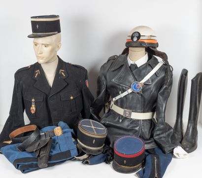 FRANCE
Lot Gendarmerie comprenant : Tenue...