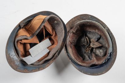 FRANCE
Lot of four Adrian 1915 model helmets,...