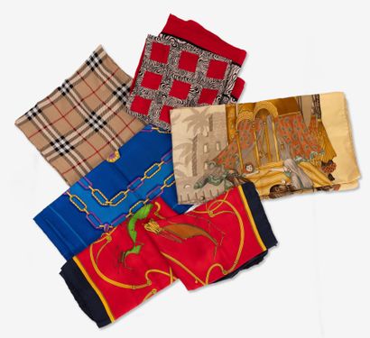 Ensemble de 5 foulards pour la plus part...