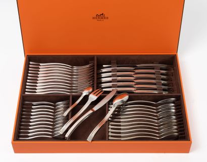 HERMES Onde
Partie de ménagère en métal argenté...