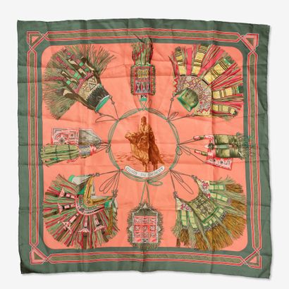 HERMES et GUCCI
Lot comprenant trois foulards...