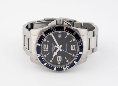 LONGINES
Men's wristwatch in steel. Round...