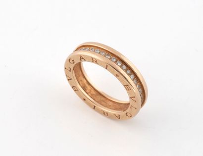 BULGARI
Bague bandeau en or jaune (750) ornée...