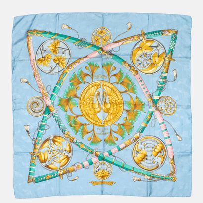 HERMES Paris
Carré en twill de soie damassée...