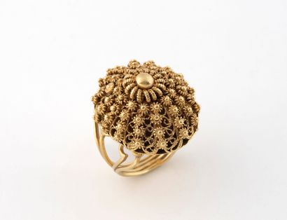 Yellow gold (750) dome ring adorned with...