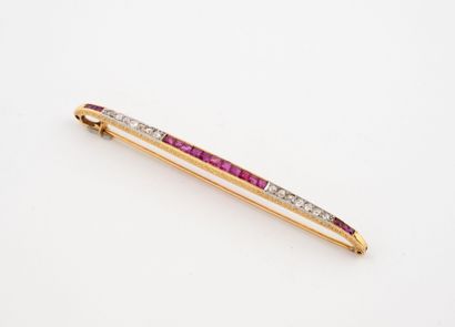 Barrette brooch in yellow gold (750) and...