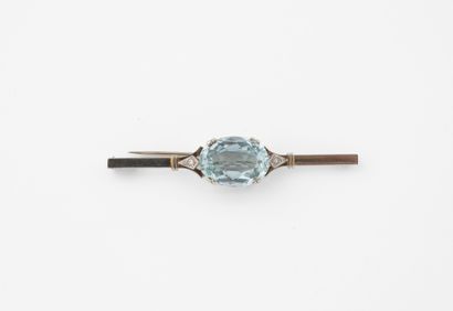 Barrette brooch in white gold (750) set with...