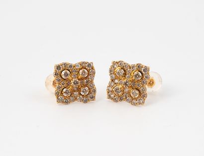 Pair of yellow gold (750) four-lobed earrings...