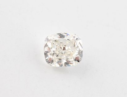 Diamant sur papier taille coussin.
Poids...
