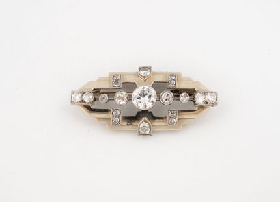 Art Deco plate brooch in white gold (750)...
