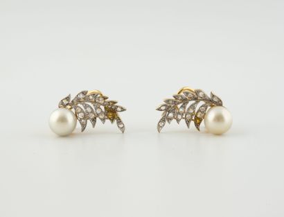 Pair of ear clips in yellow gold (750) decorated...