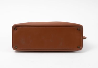 HERMES
Sac Kelly retourné 35 cm en veau box...